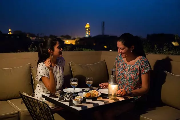 Nomad Restaurant und seine Terrasse mit Aussicht