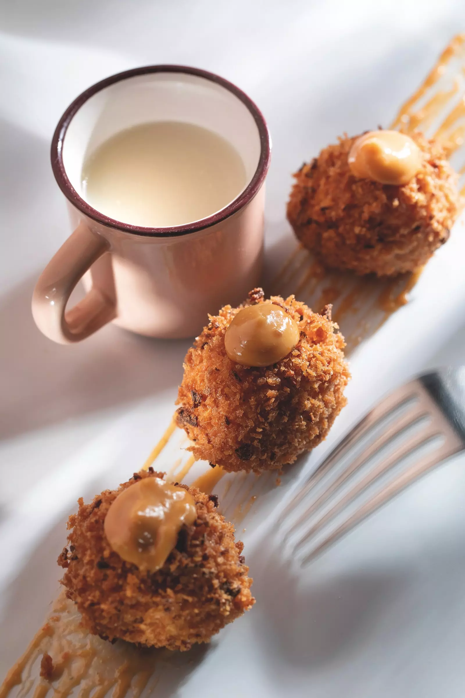 Kroket patëllxhani me miso të kuqe nga Chema Soler