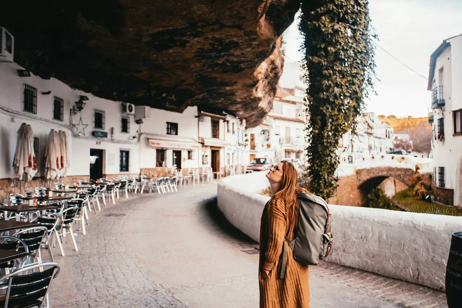 Kayanın gökyüzüyle birleştiği Setenil de las bodegas