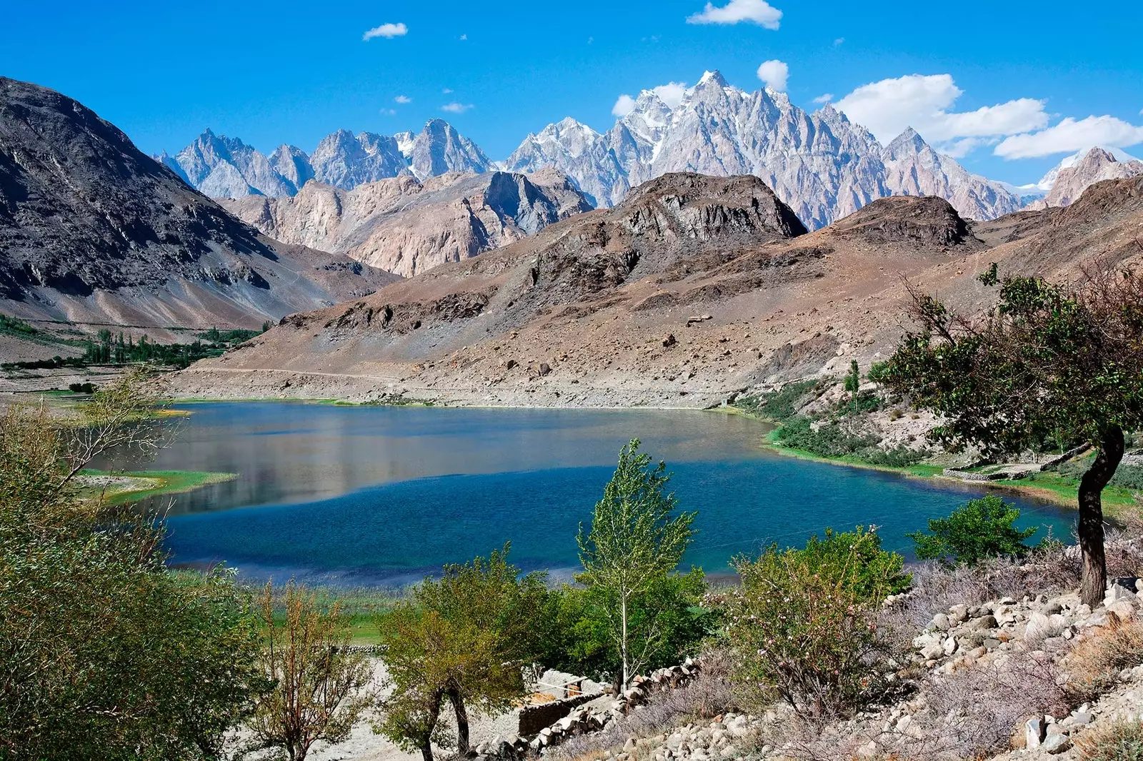 हुंजा घाटी शानदार परिदृश्य का प्रदर्शन