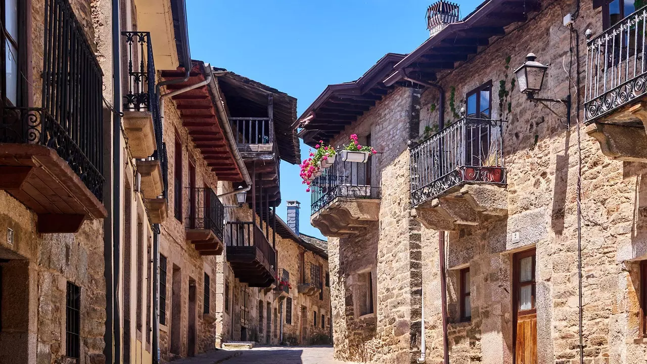 Perché Puebla de Sanabria è una delle città più belle della Spagna?