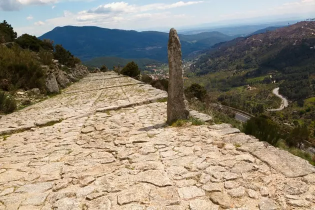 Drumul roman care urcă spre Puerto del Pico