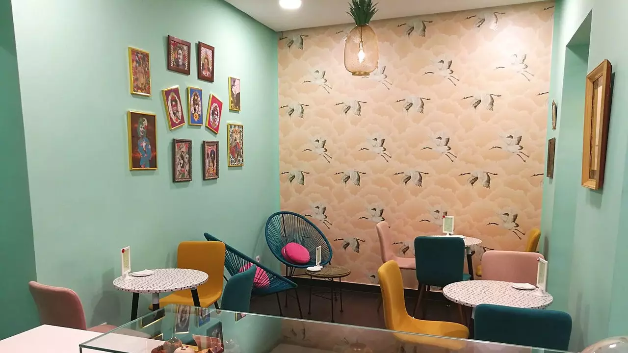 Kitschy, de nieuwe cultbanketbakkerij in Madrid waar Wes Anderson gek van zou worden