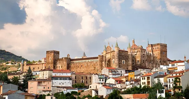 Guadalupe an bhardas de Extremadura le ceann de na sanctuaries is tábhachtaí ar domhan