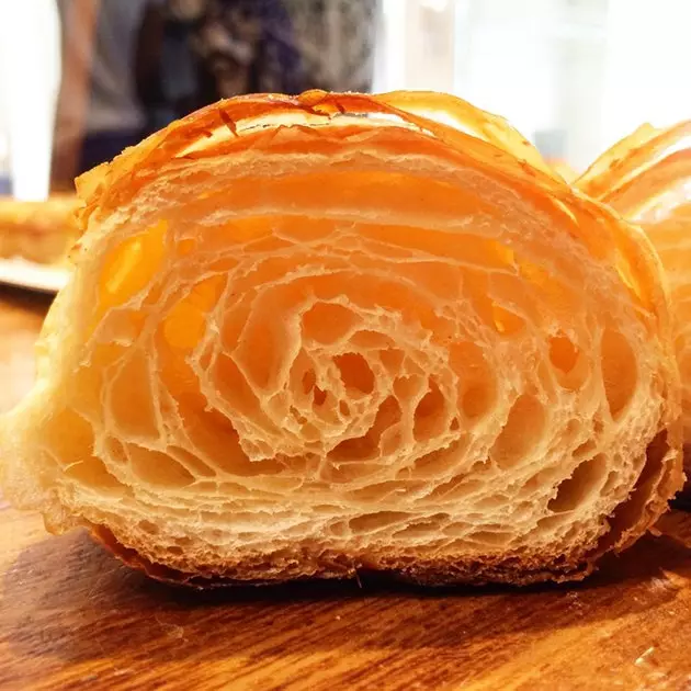 CruasnCroissant σε Pomme Sucre