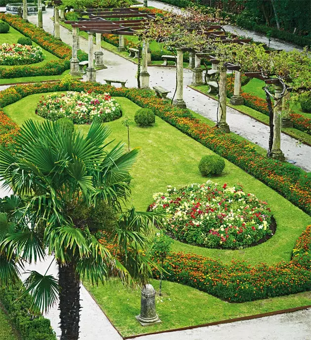 نمای باغ ها از بال جدید NH Palacio de Ferrera