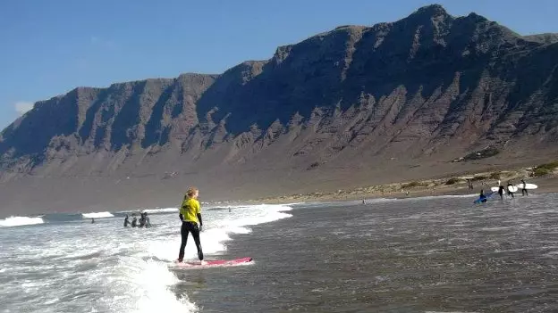 Missä surffata ja surffata Lanzarotella