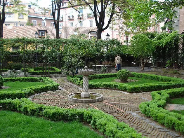 Gaart vum Palais vum Prënz vun Anglona