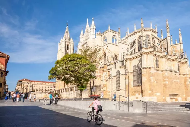 Un motociclista di Leon