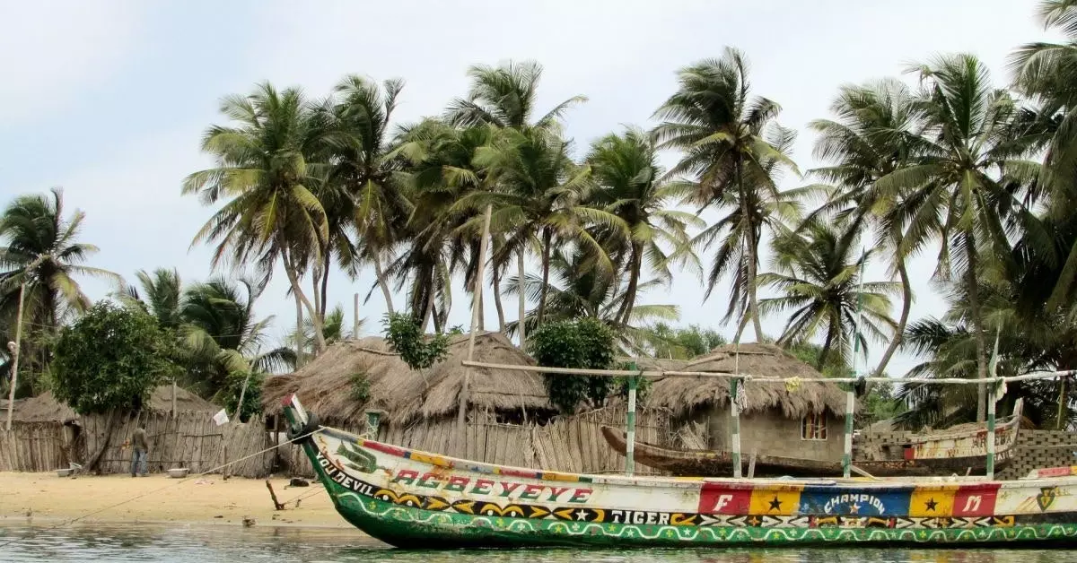 De kustplaats Ada in Ghana.