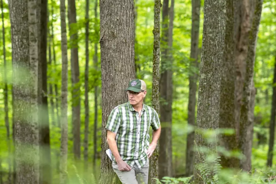 Mike Snyder l'home que sap quan caminar pel bosc