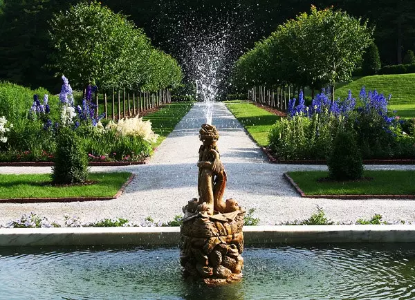 The Mount Mansion Fountain