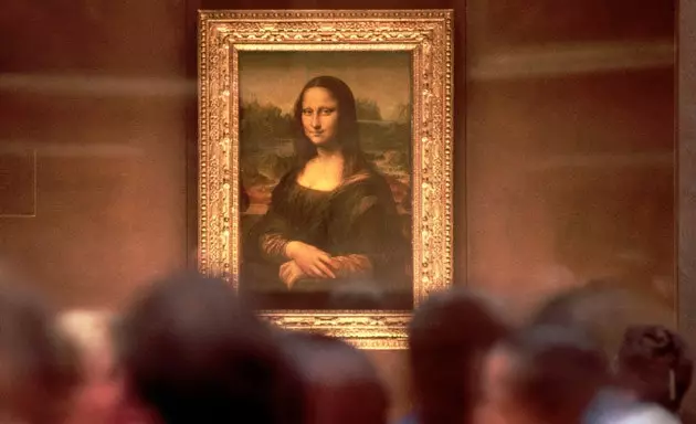 Would you be able to go to the Louvre and not photograph the Gioconda