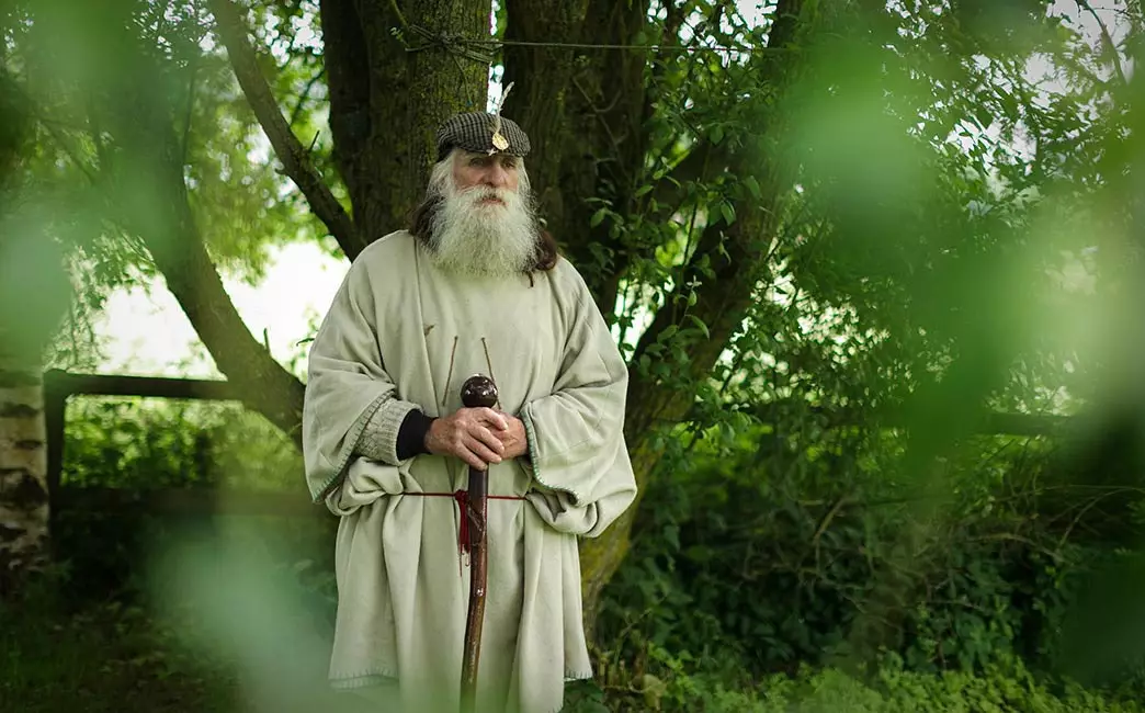 Wielki druid Terry Dobney mieszkający w West Kennett Avebury