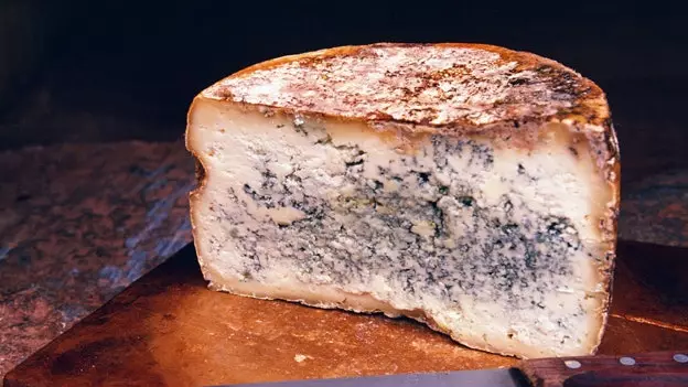 Fabes and cheeses from Asturias: hallmark of flavor