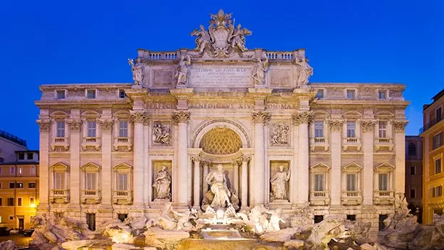 'dolce vita' baharu Trevi Fountain