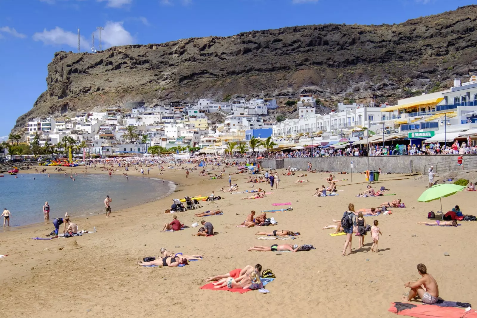 Als je wordt betrapt op roken op tien van de Mogn-stranden op Gran Canaria, kun je een boete krijgen van maximaal € 400.