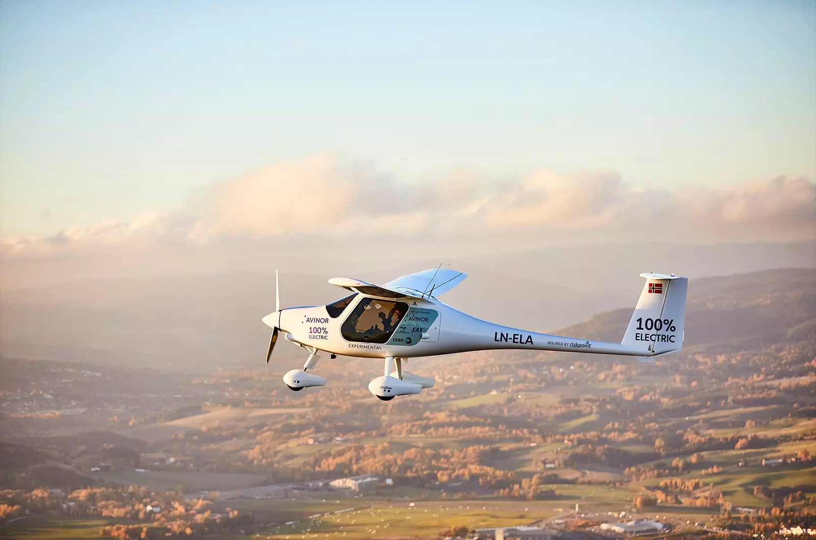 Le premier avion électrique de Norvège est un biplace