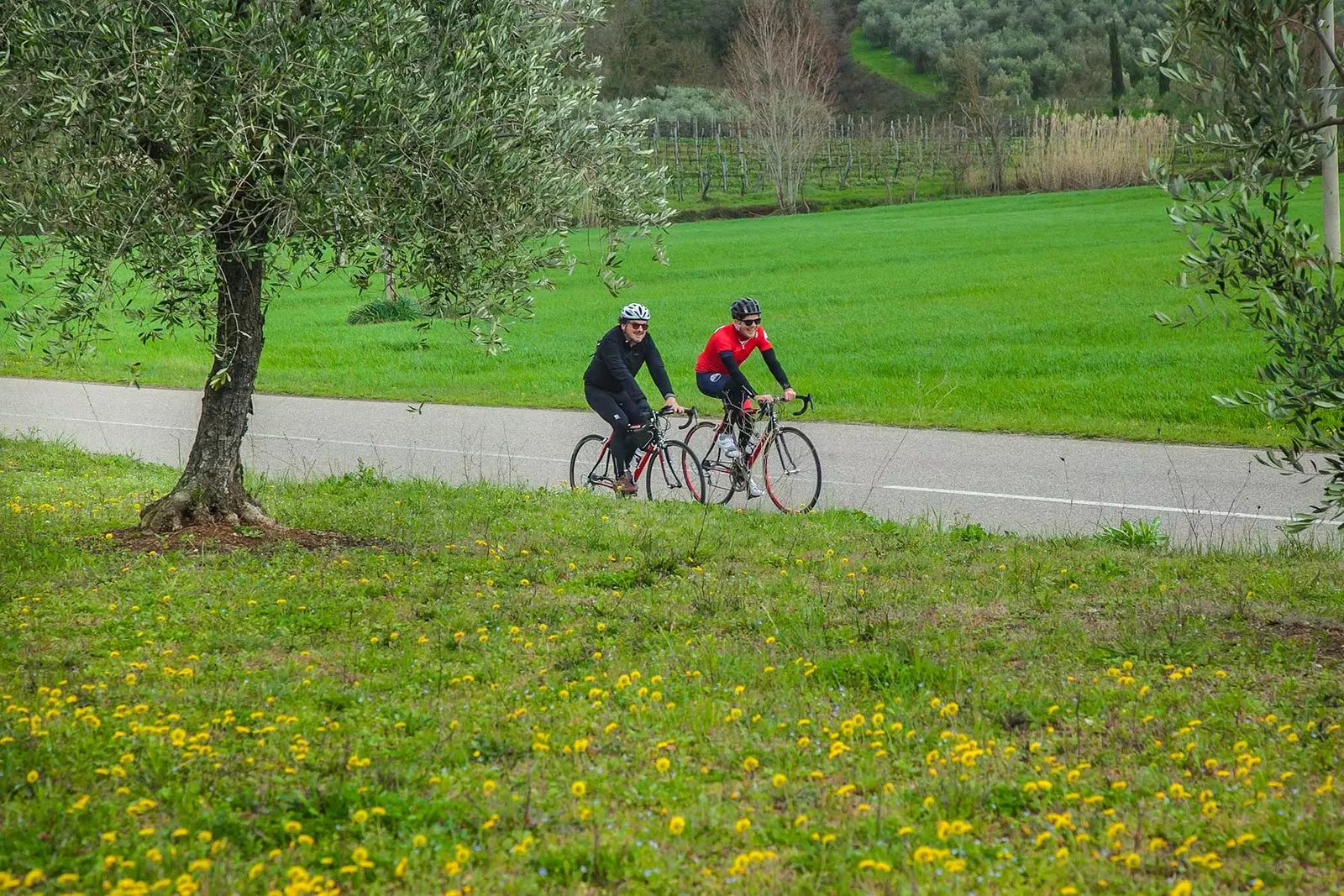 Pedaling an Harmonie mat der Natur garantéiert an der Toskana