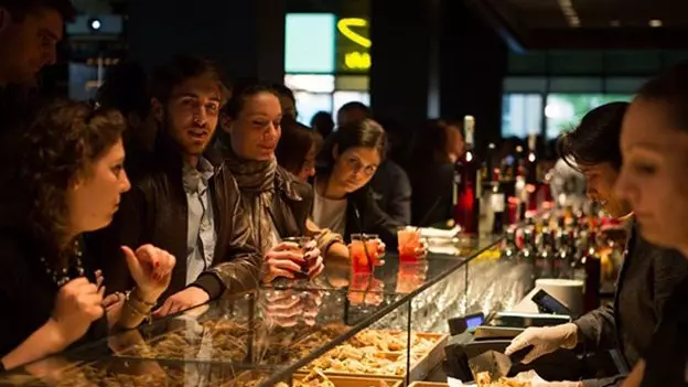 Milano, mesto aperitiva, ki vam bo pokvaril dieto