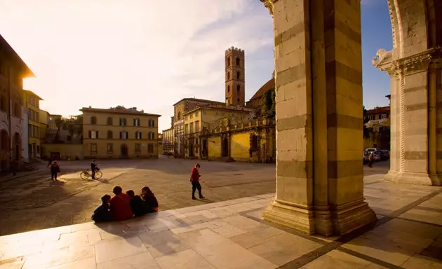 Piazza San Giovanni vun der Kathedral vu San Martino