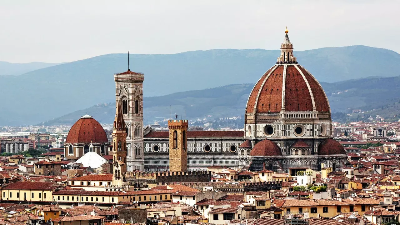 Florence will impose sanctions on 'free tours'