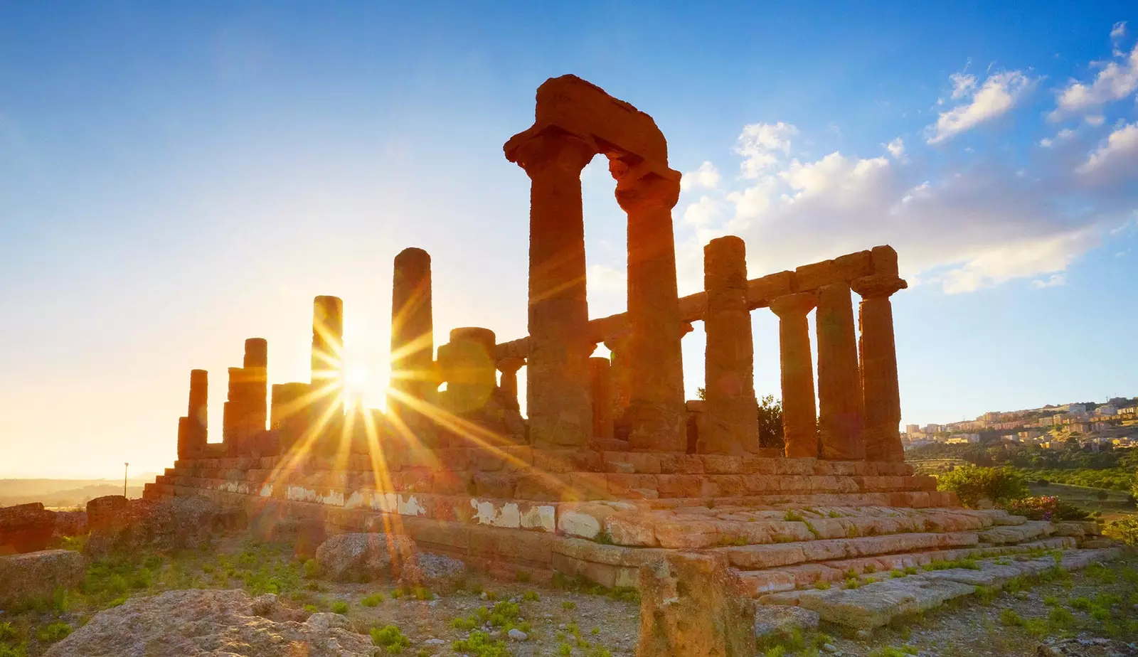 Το ταξίδι σας τελειώνει στην Κοιλάδα των Ναών κοντά στο Αγκριτζέντο στη νότια Σικελία