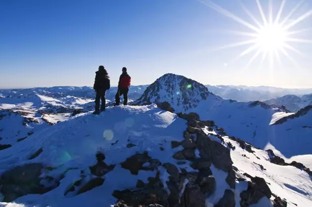 Tagann sneachta nuacht an tséasúir 2015 2016