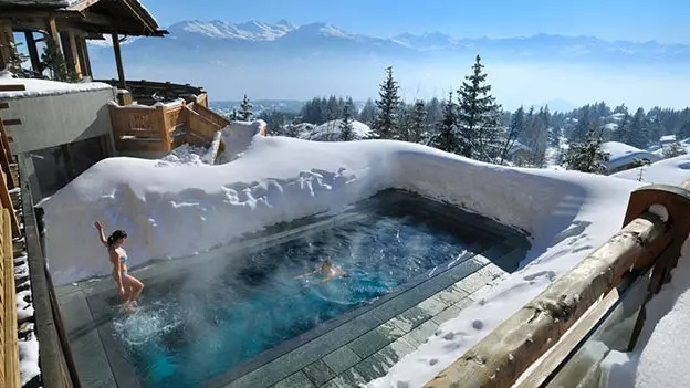 Snow hotels for non-skiers