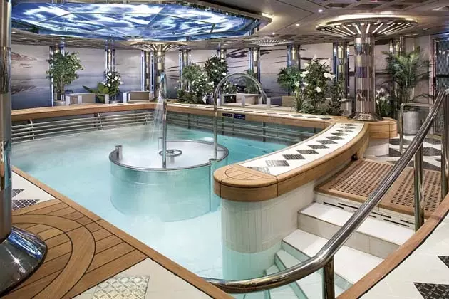 Holland America Line Spa medence