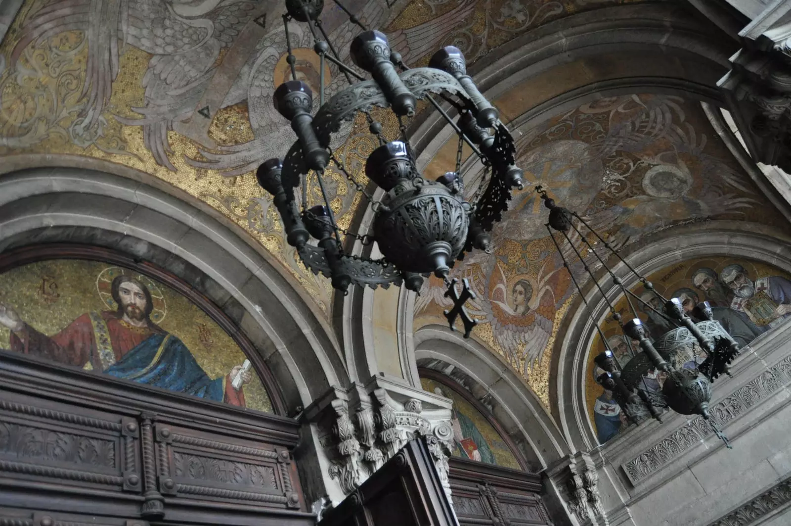 Interior Katedral Alexander Nevsky