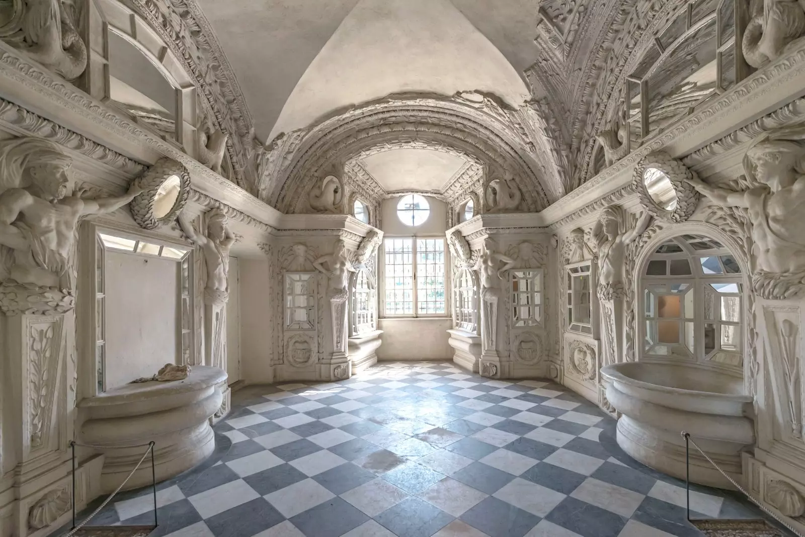 Salle de bain baroque à BadenBaden Allemagne.