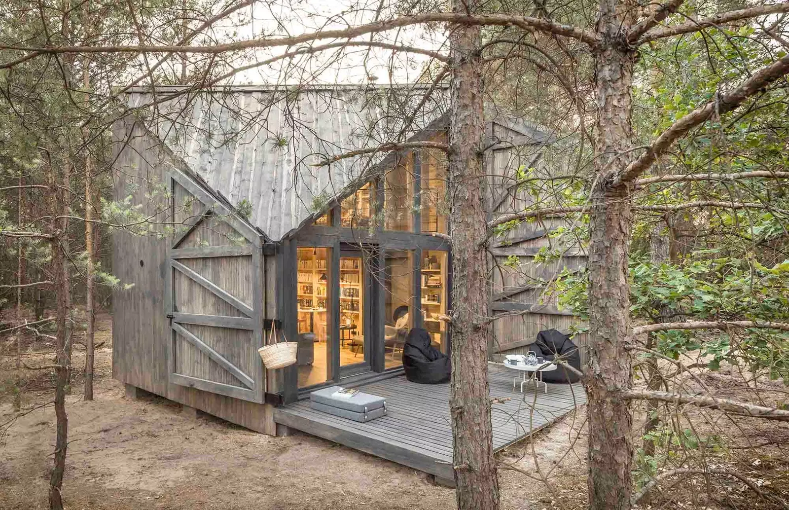 Bookworm cabin kabina za čitanje