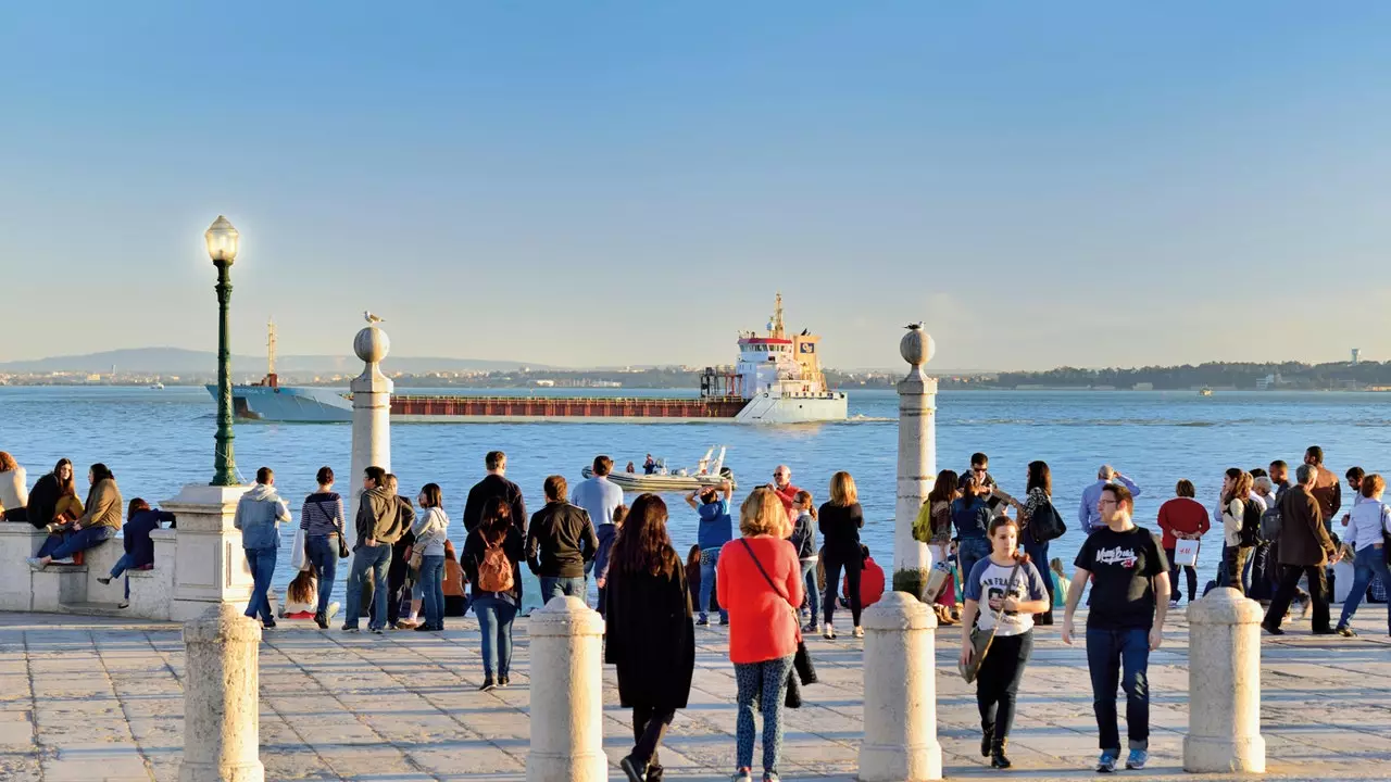 Lisboa fora do armário