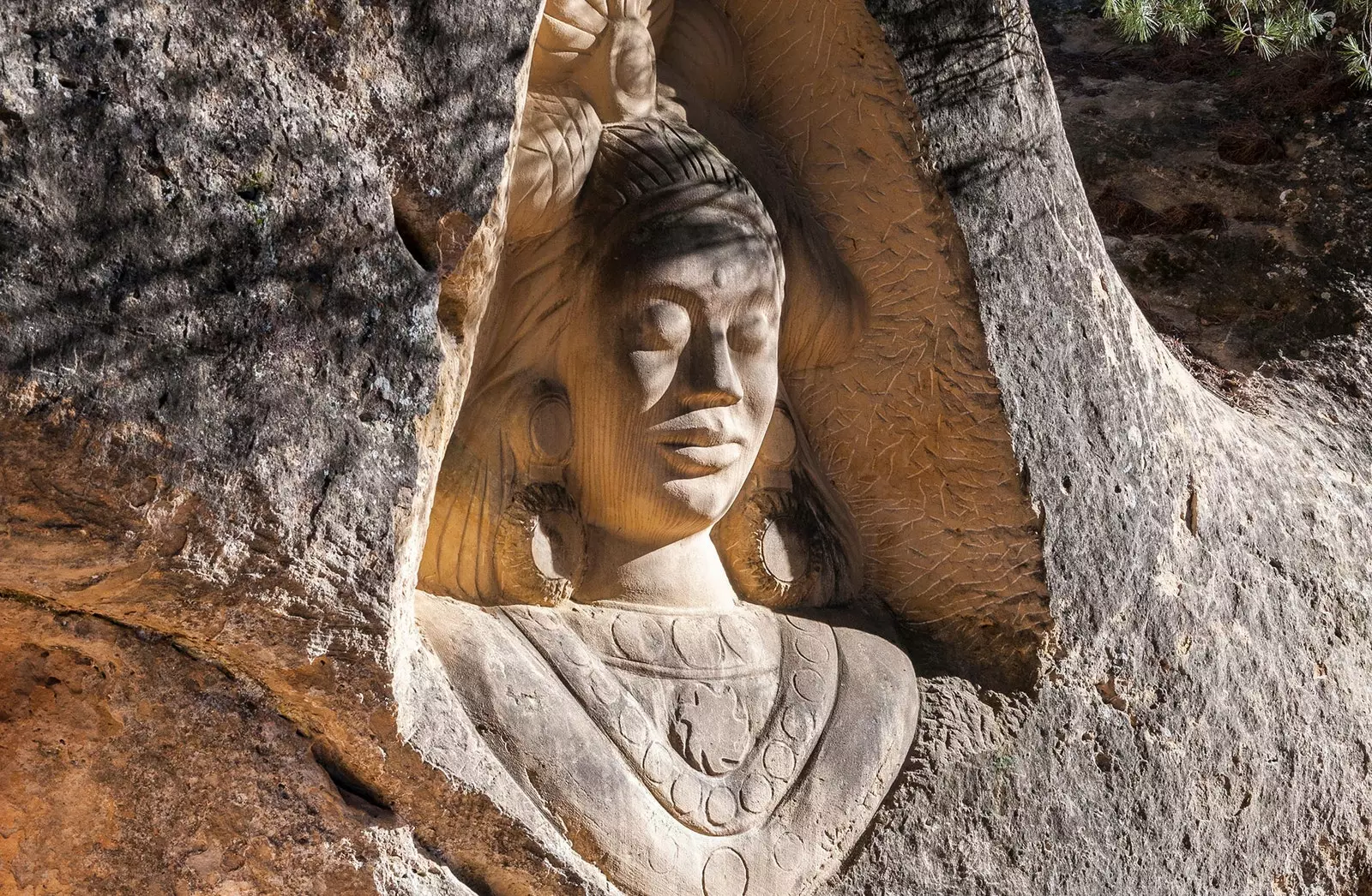 Rota das Faces na represa de Buendía