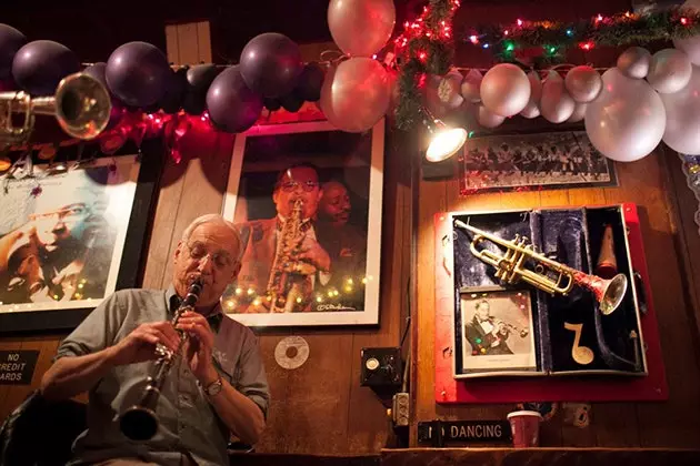 Avec 20, vous pouvez écouter du free jazz à Arthurs Tavern à New York