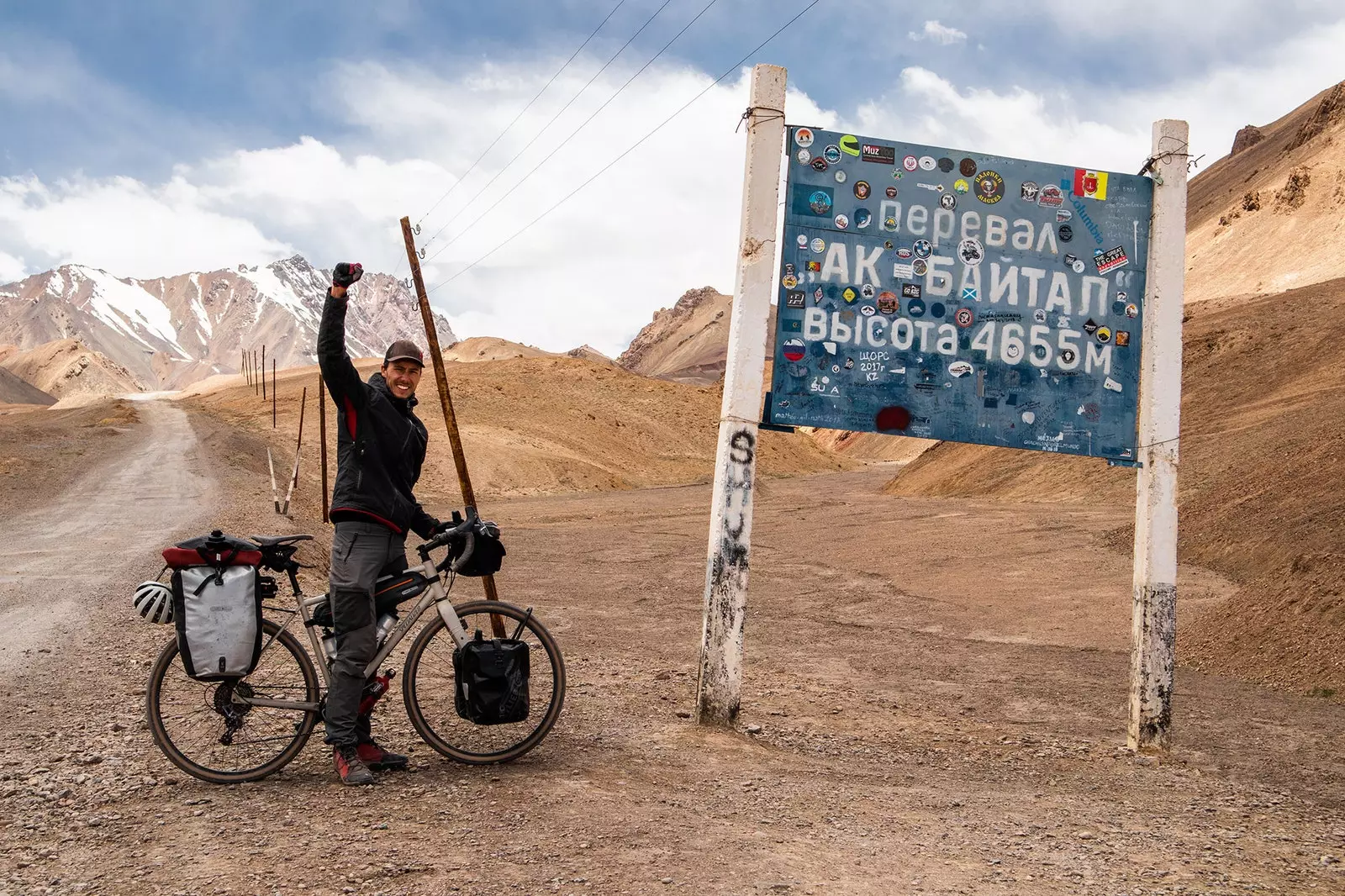 Tristan Bogaard ở Tajikistan