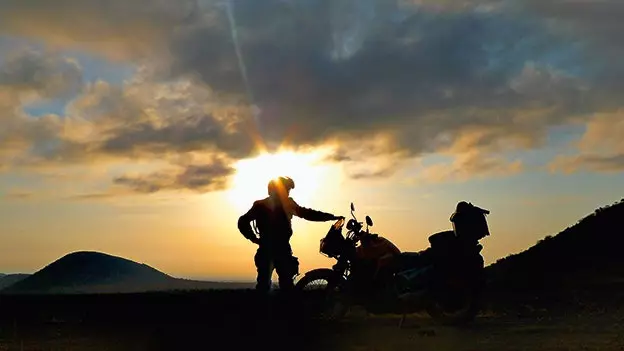 Plein gaz : conseils pour faire le tour du monde à moto