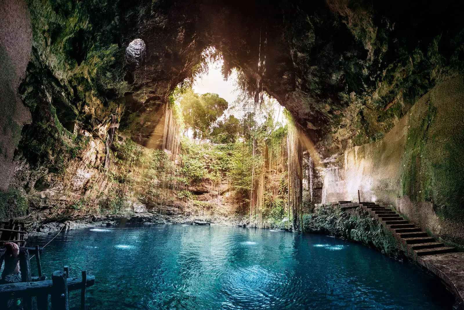 Cenote Ik Kil Yucatan