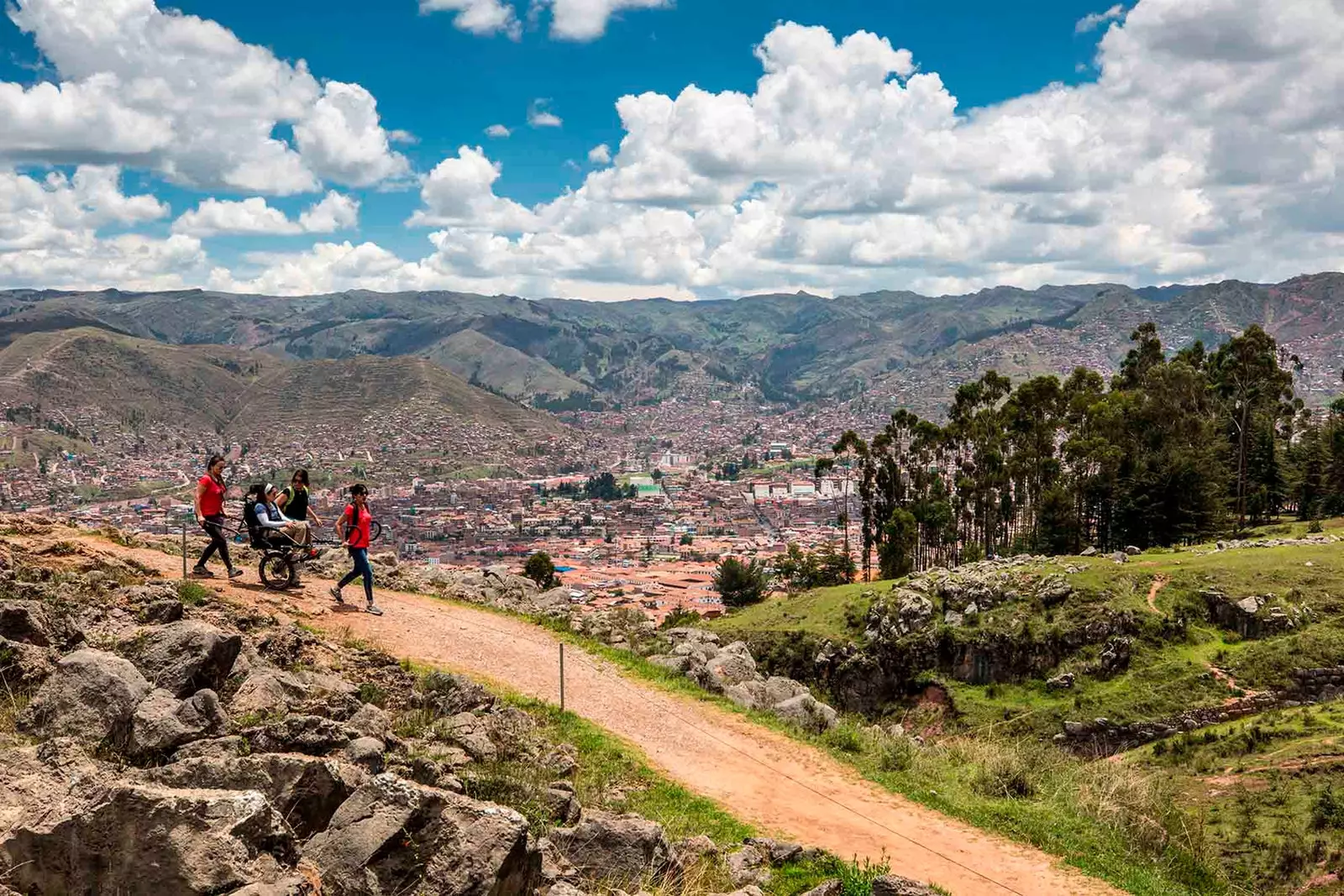 viatge en cadira de rodes per Sacsayhuamn