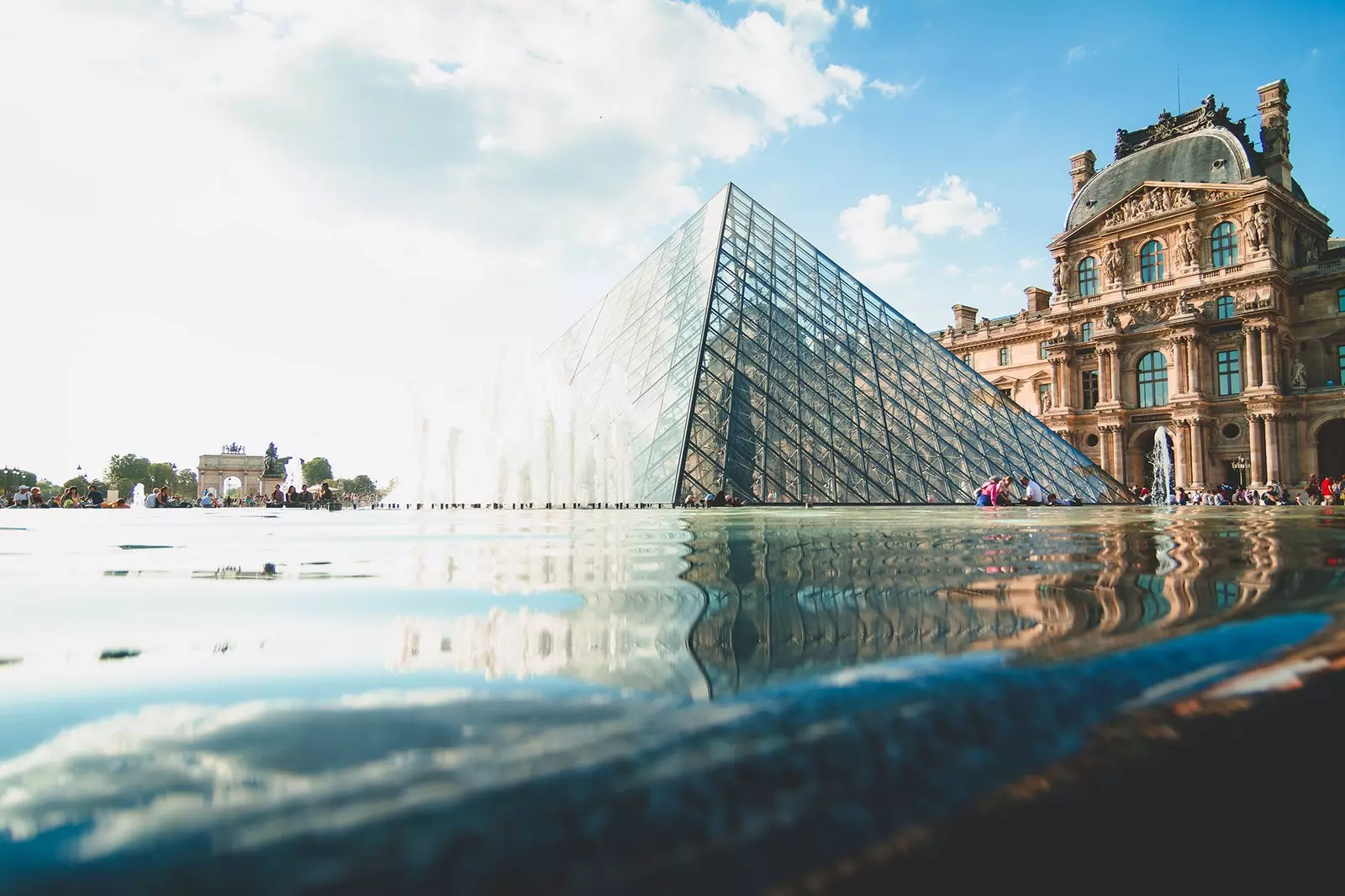 Zwei Kreuzfahrten zu den Herkunftsorten der Louvre-Sammlungen