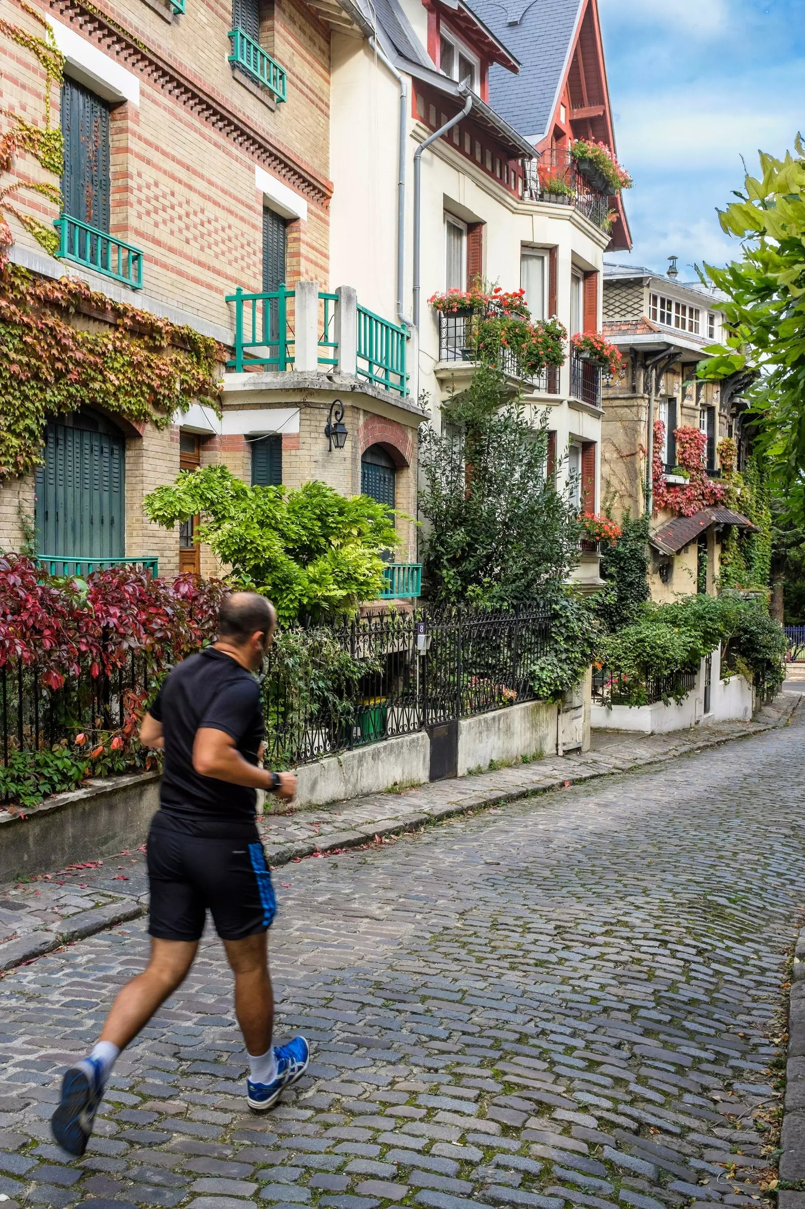 Montsouris Meydanı, Paris'in en gizli köşelerinden biridir.