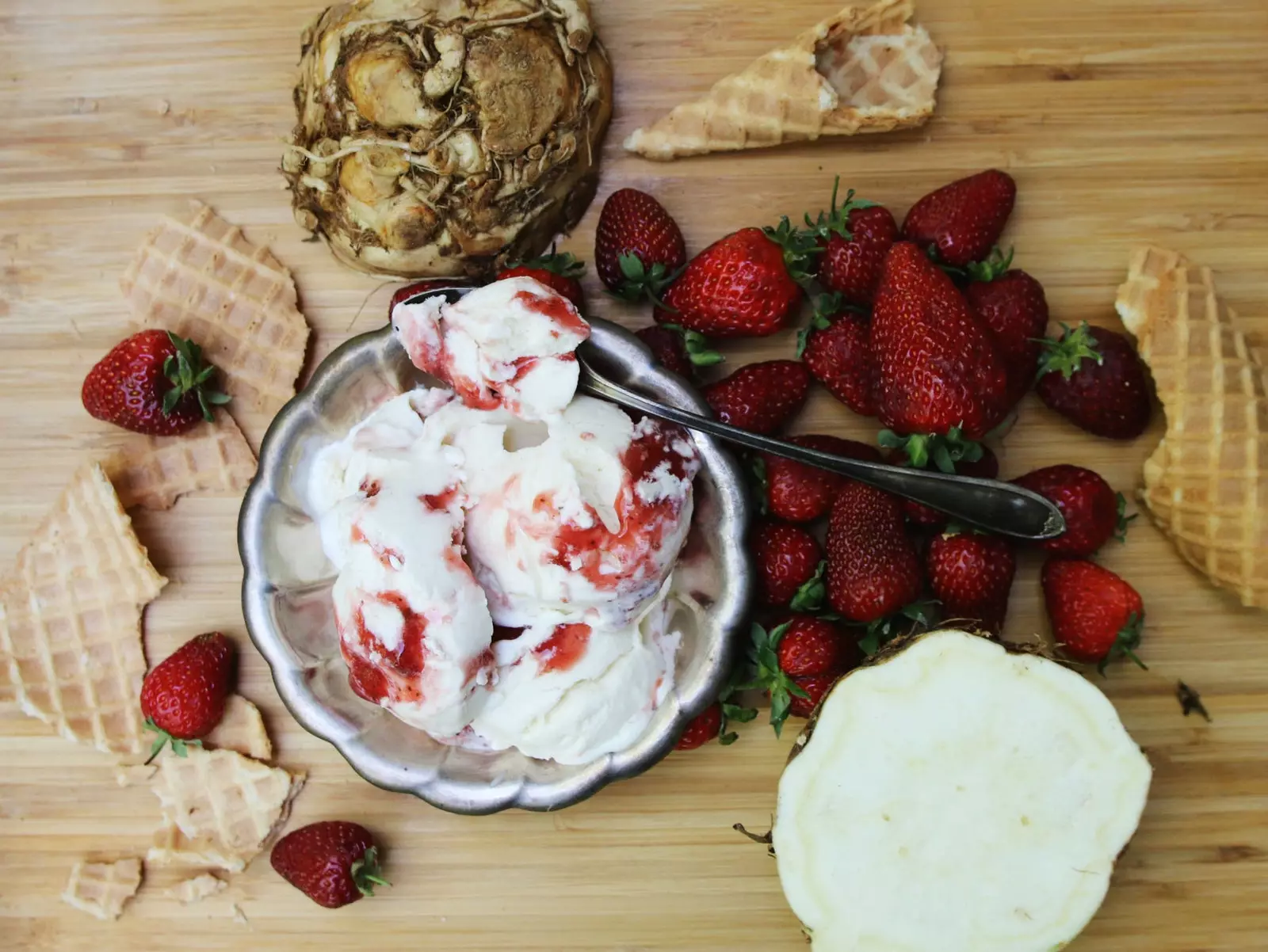 Confiture de céleri-rave, fraise et feuilles de céleri