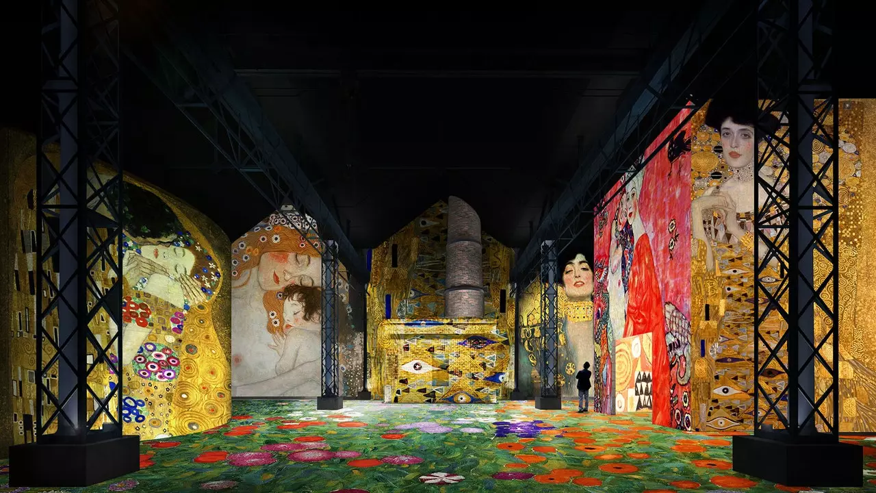 The first digital art museum in Paris: L'Atelier des Lumières