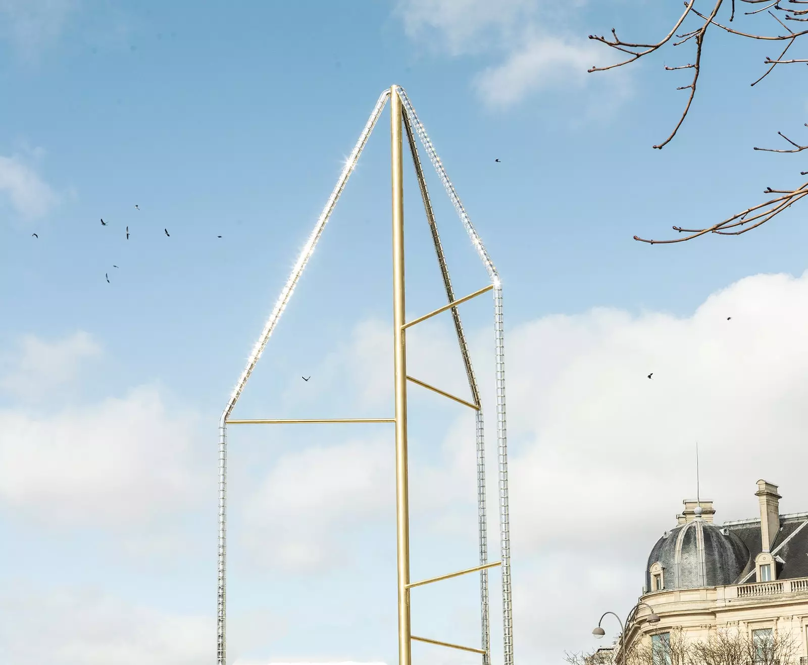 Paris verändert sein Aussehen mit den ersten Springbrunnen der Champs Elysées