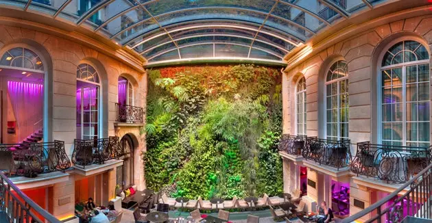 Hotels with vertical gardens