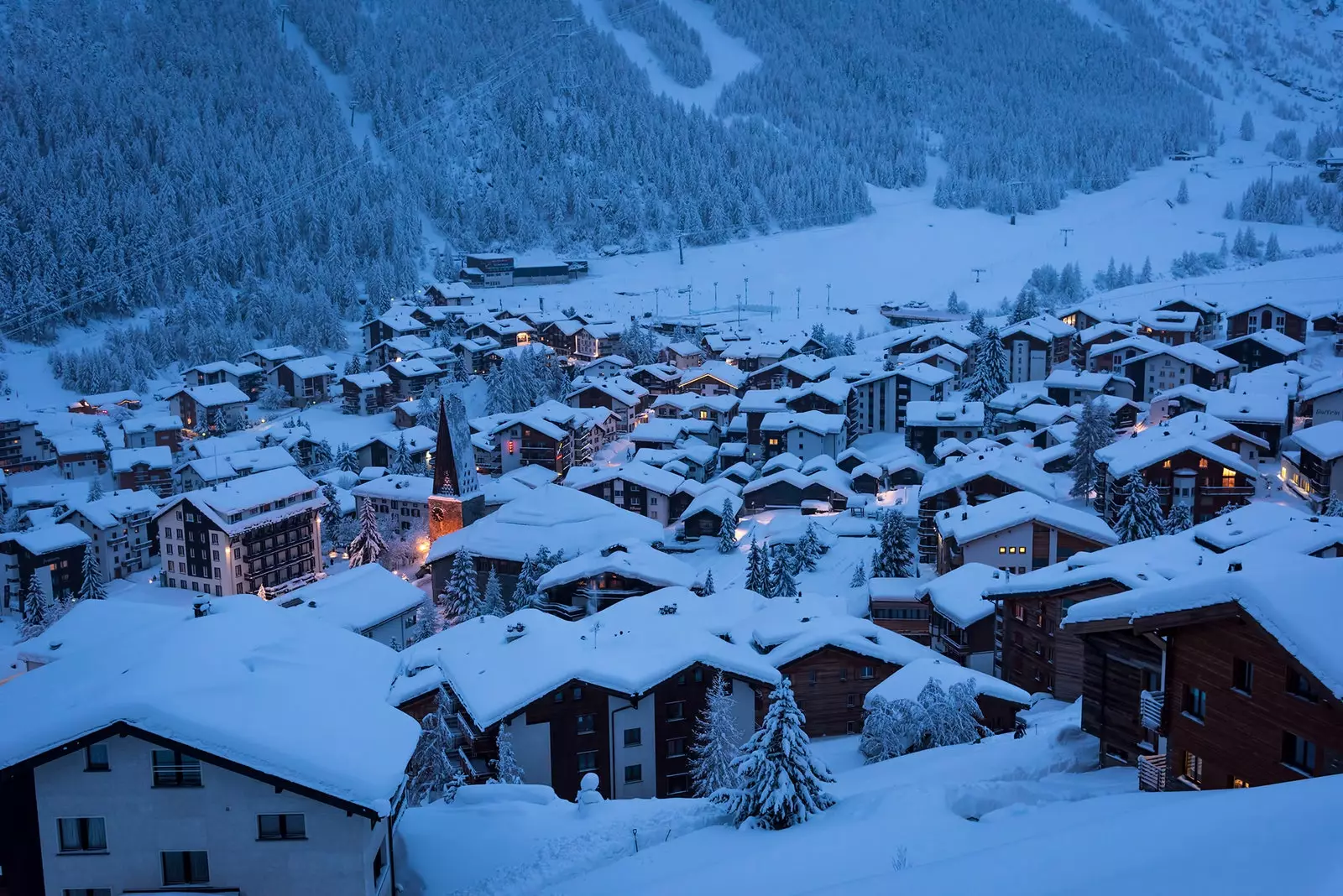 Saas Fee mükəmməl qış İsveçrədədir