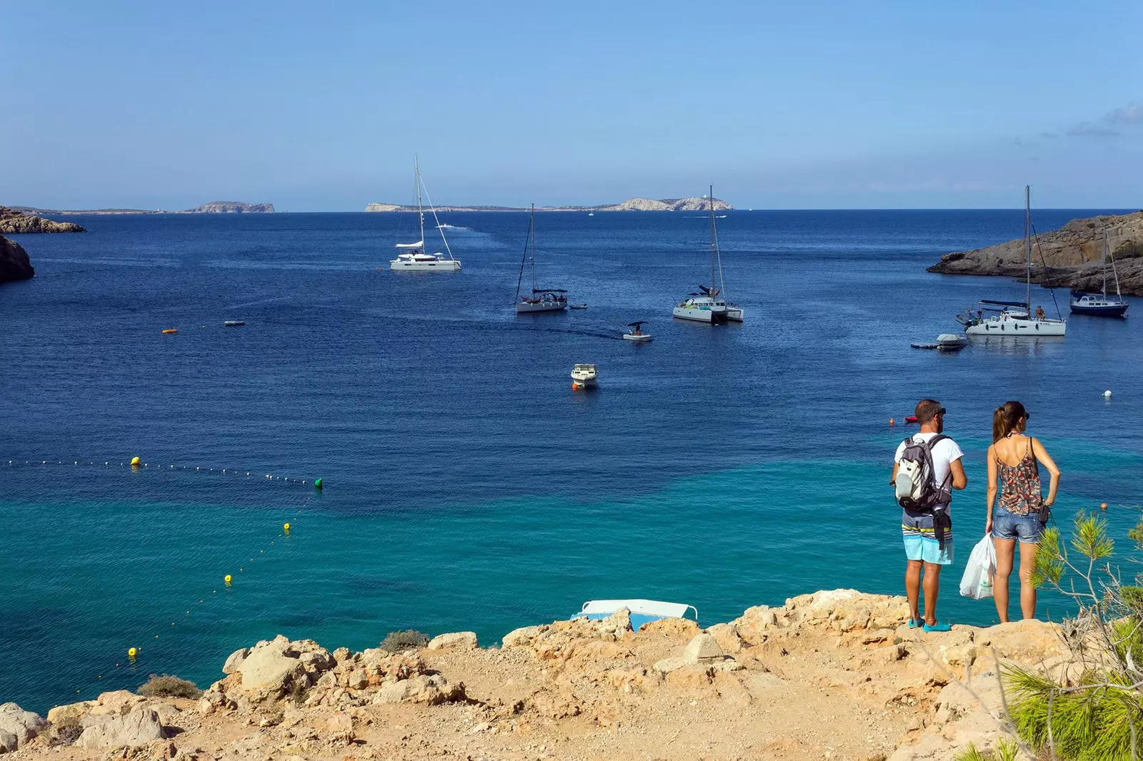 Cala Saladeta Guide fir dëst Ibizan Paradäis ze benotzen an ze genéissen