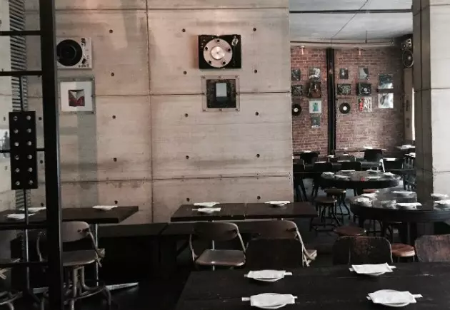 Restoran Retro Bar Meja Putar