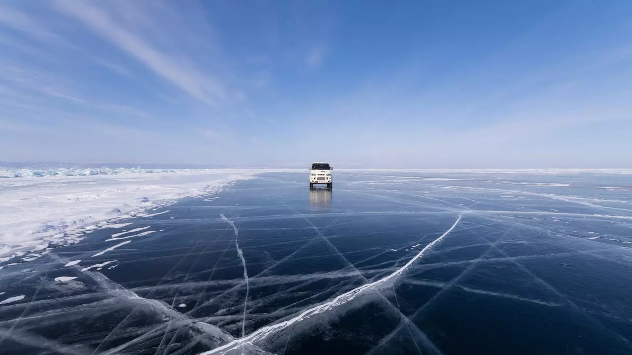 Taithí sa Tras-Mongóilis (III): Loch Baikal, an fharraige naofa na Rúise